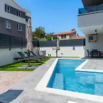 Apartmán Rose Mit Privatem Pool By Interhome Medulin