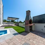 Διαμέρισμα Rose Mit Privatem Pool By Interhome Μεντουλίν