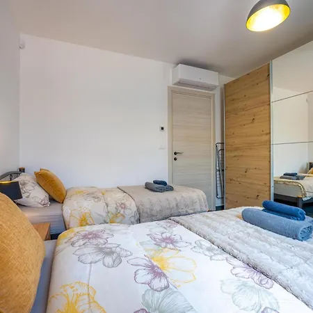 Rose Mit Privatem Pool By Interhome Lejlighed