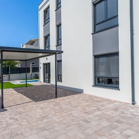 Rose Mit Privatem Pool By Interhome Διαμέρισμα