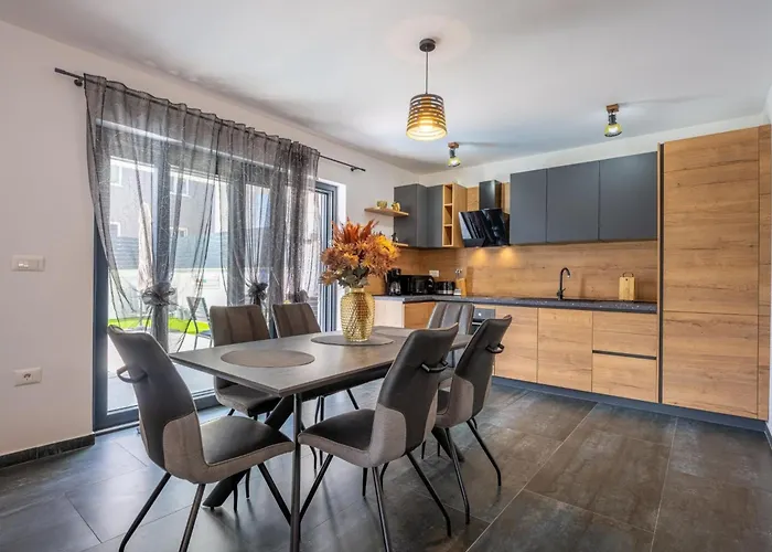 Rose Mit Privatem Pool By Interhome Lejlighed *