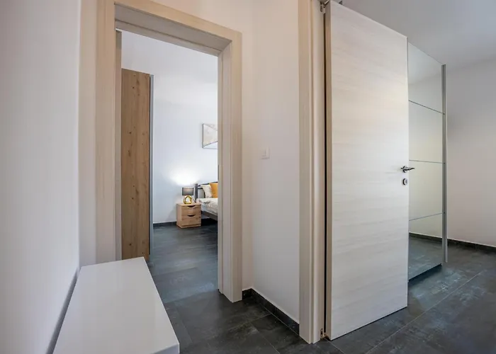 Rose Mit Privatem Pool By Interhome * Medulin