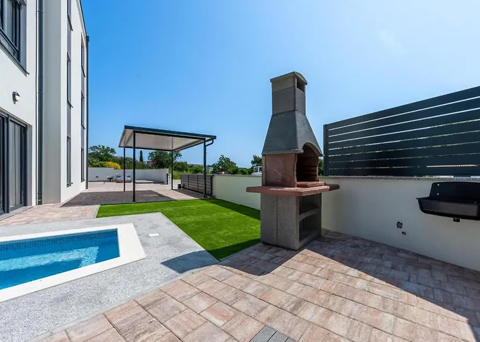 Daire Rose Mit Privatem Pool By Interhome Medulin